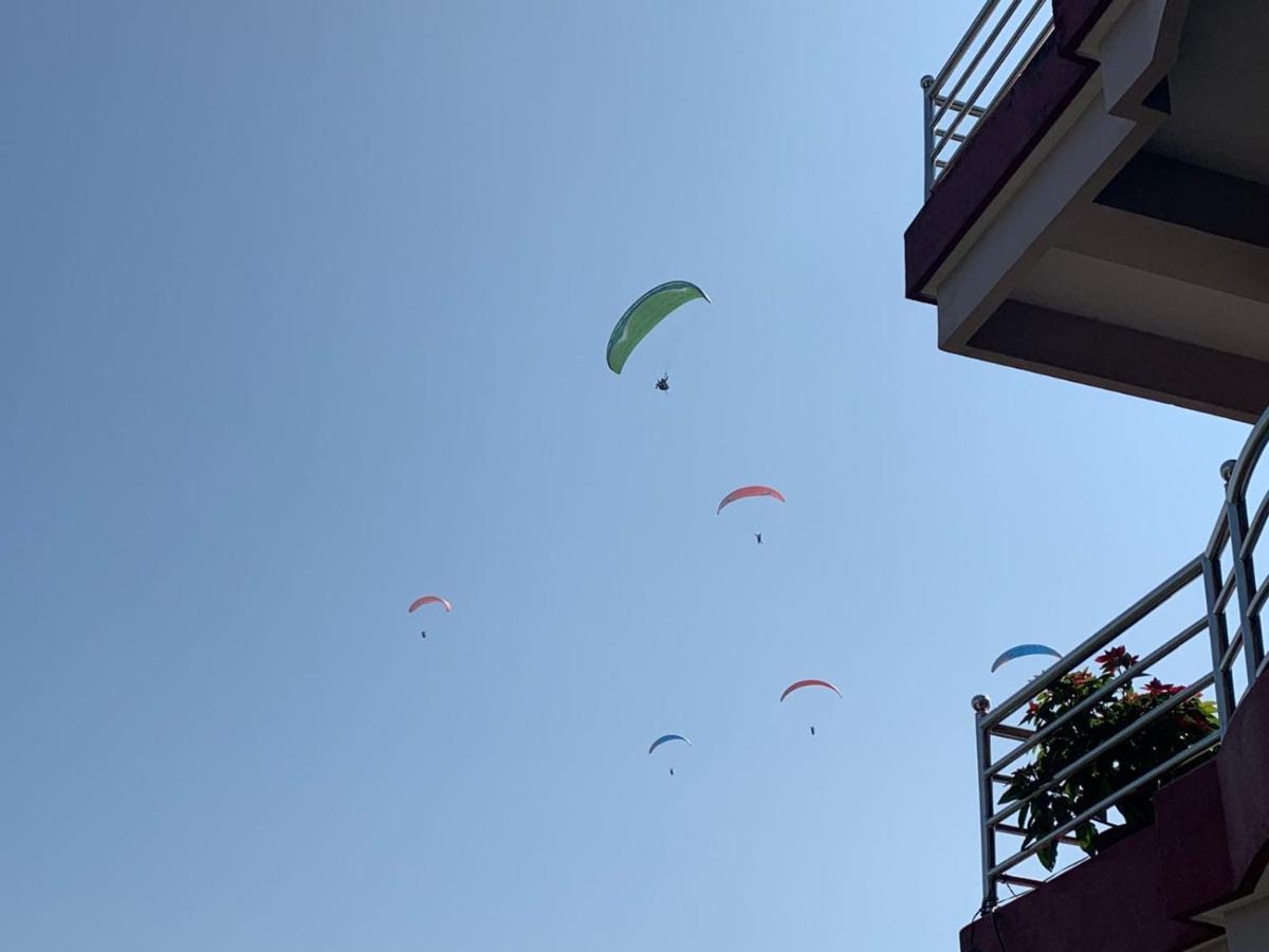 Hotel Pristine Himalaya Pokhara Esterno foto