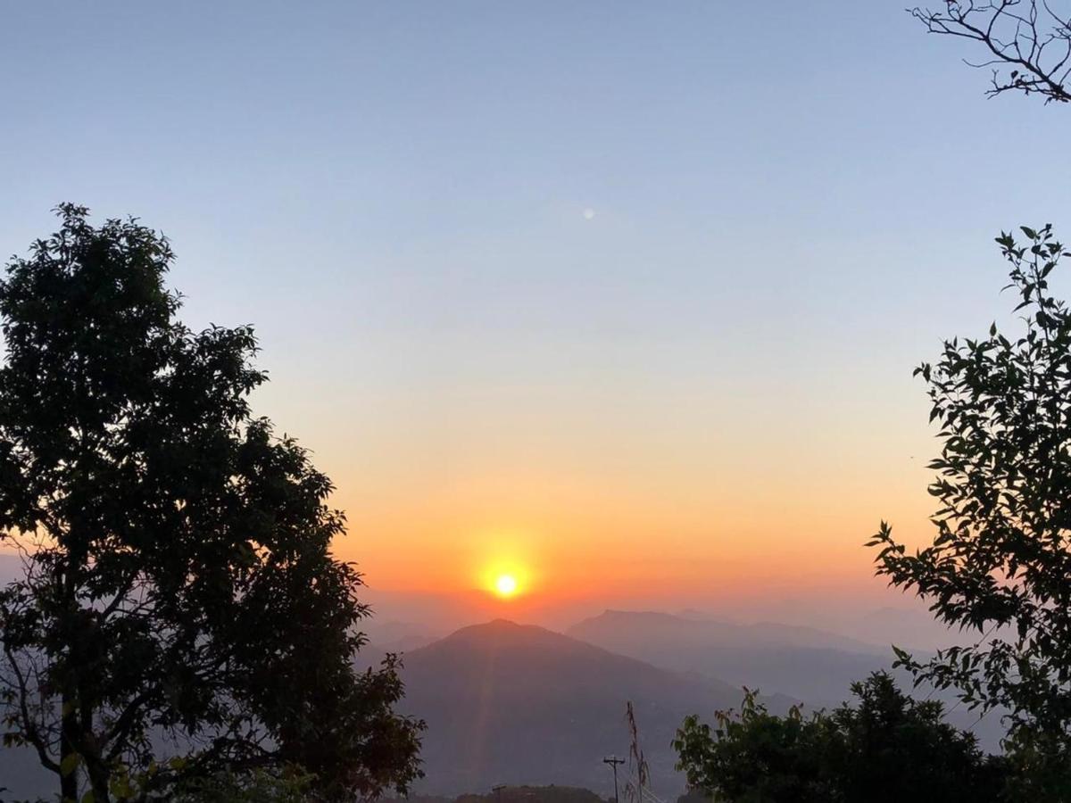 Hotel Pristine Himalaya Pokhara Esterno foto
