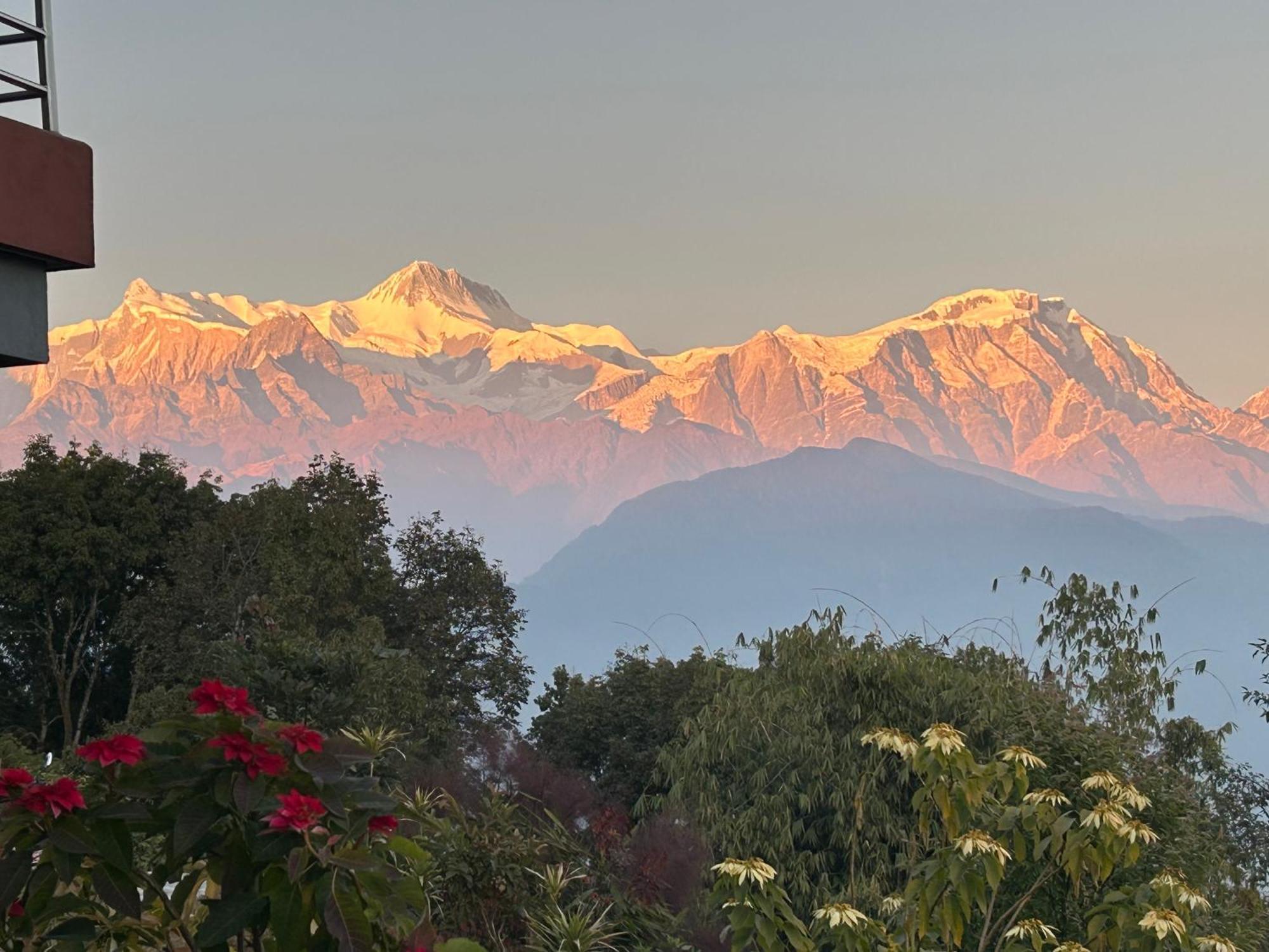 Hotel Pristine Himalaya Pokhara Esterno foto